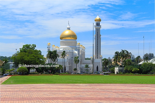 The impressive Omar Ali Saifuddien Mosque