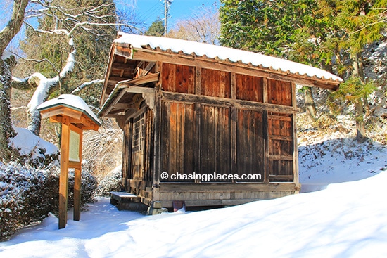 The aged cedar buildings along the Nakasendo will keep your finger on the shutter