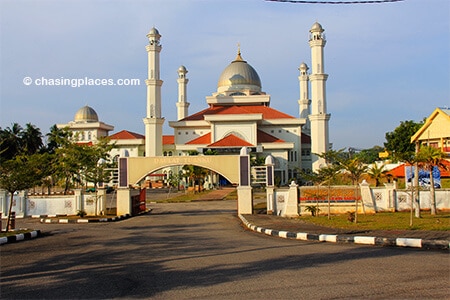 You will see this mosque to your right as you head towards the Jetty to Kapas