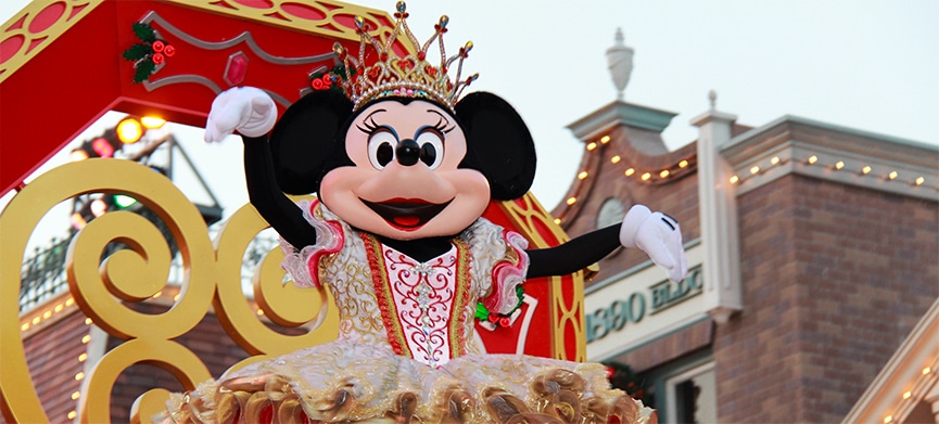 The magical Christmas parade in Hong Kong Disneyland