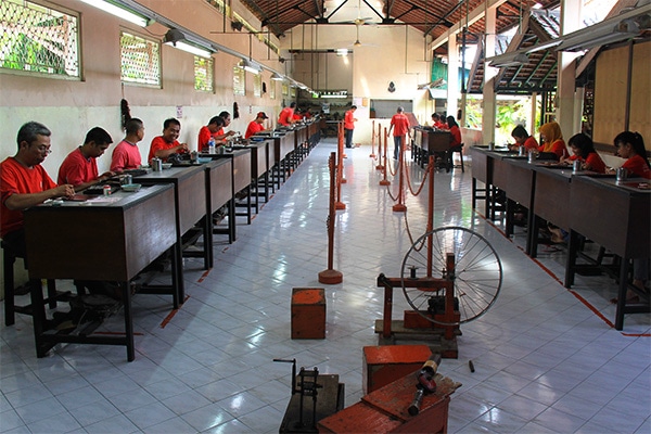 A tiny silver factory you can check out for free in Kota Gede, Yogyakarta