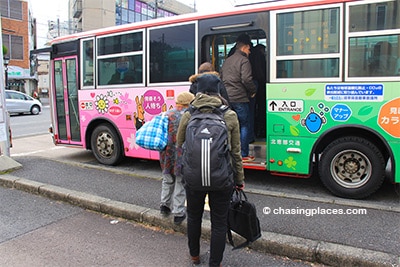 Literally 100 meters from Nagatsugawa Station you will find the pick up point for Magome. It is at bus stop #3.