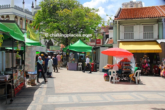 Muscat-St, in front of Sultan Mosque, Singapore