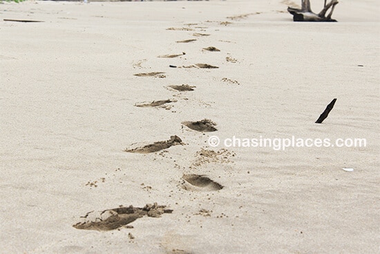 Lanta's western shoreline is dotted with beautiful, empty beaches