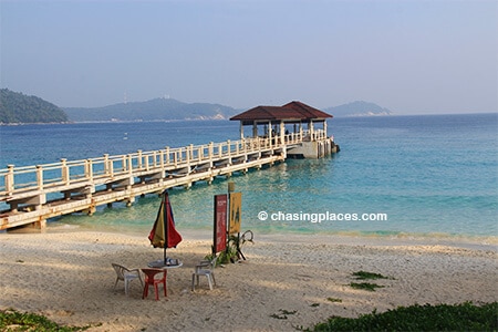 Most speedboats drop off passengers at island piers