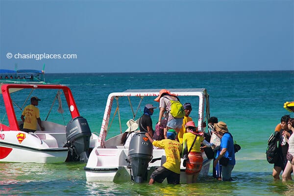  If you stay near Boat Station 2 on White Beach you will have convenient access to day trips and tours. 